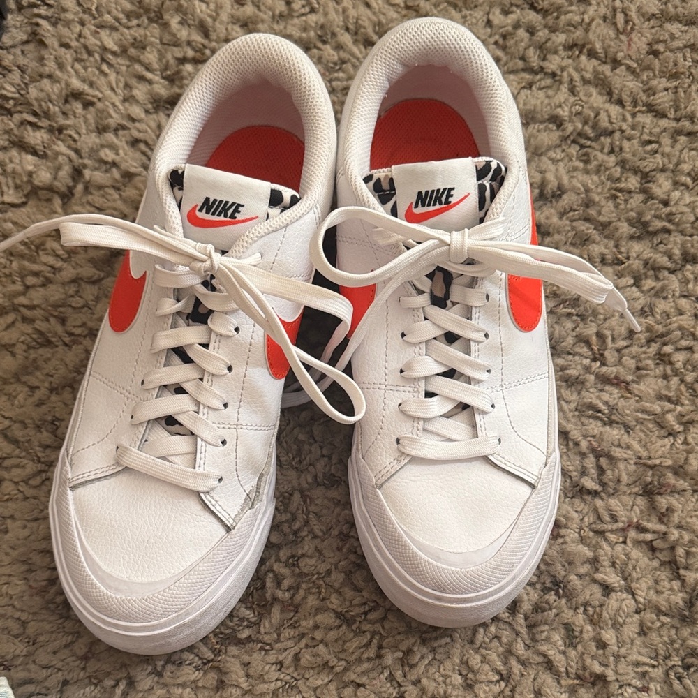 Nike Orange Leopard LIKE NEW Sz 7.5 Sneakers
